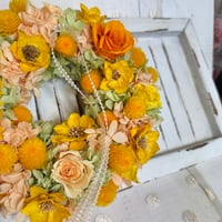 人気で‼️ドライ加工済かわいい：ミモザふわふわリース | 店舗を持た