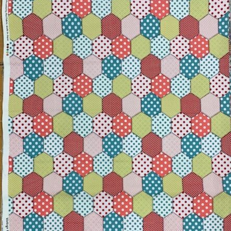 512.国産プリント ﾍｷｻｺﾞﾝﾊﾟｯﾁﾜｰｸ風 | ﾊﾟｯﾁﾜｰｸのお店 Dears Qu