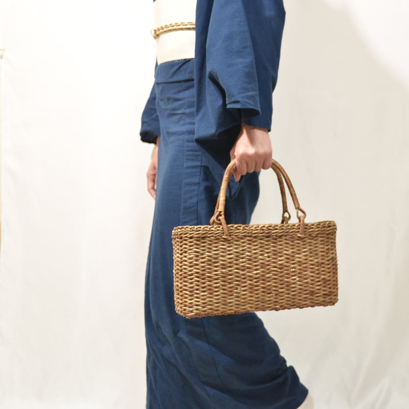 天然　あけびカゴバッグ　あけびかご　古民具　東北　カゴバッグ　民藝　日本 天然 あけびカゴバッグ あけびかご 古民具 東北 カゴバッグ 民藝