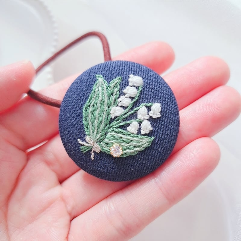 親子お揃い】刺繍アクセサリー&ヘアゴムセット『すずらん』 | AMYu cerise