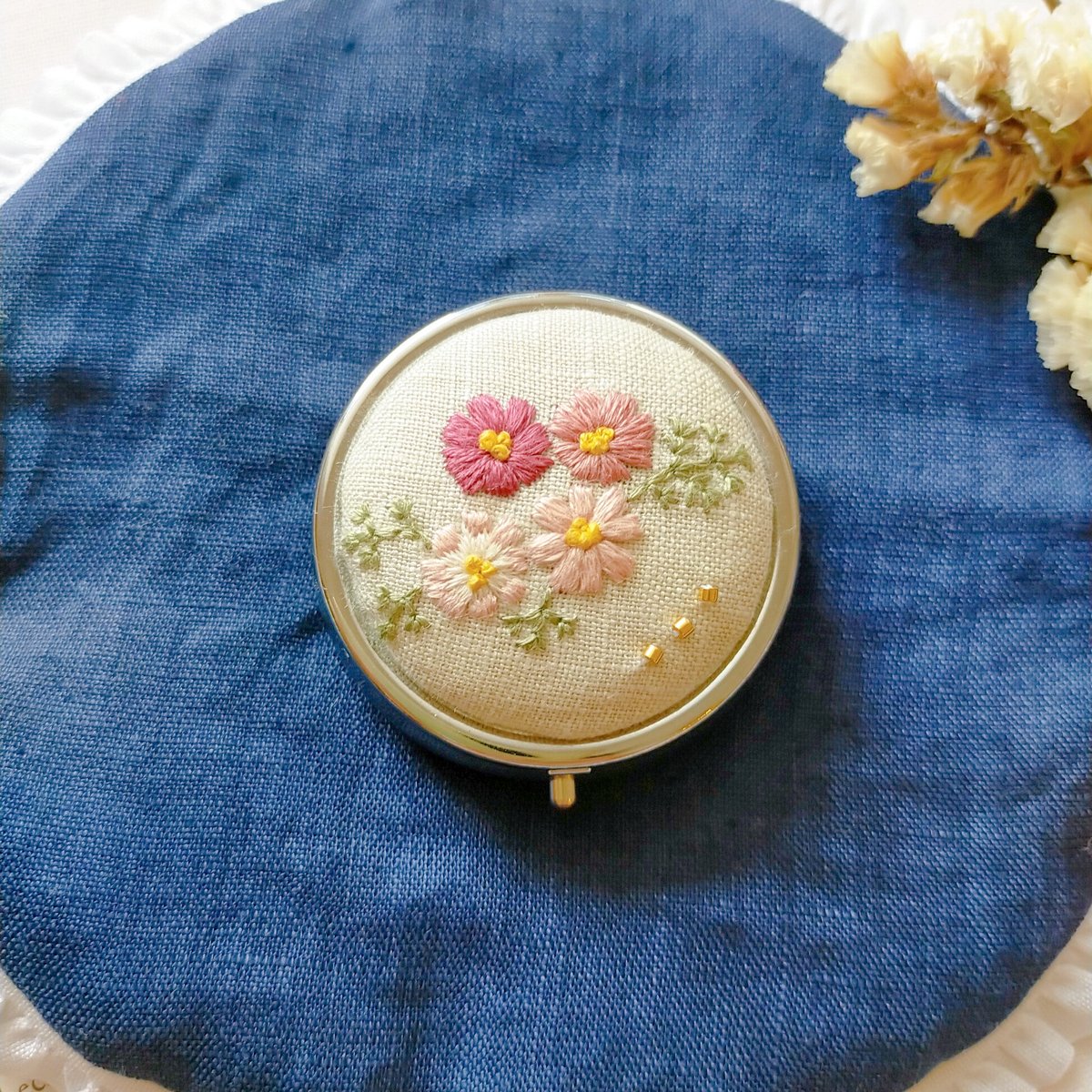 再販】刺繍ピルケース『 秋桜 』 | AMYu cerise