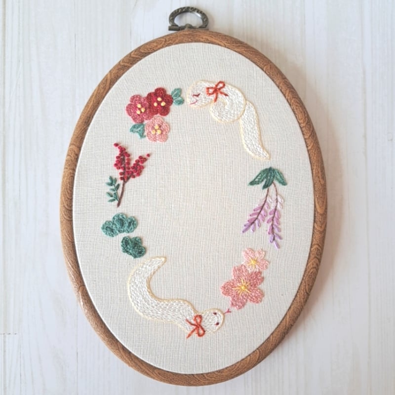 刺繍額 藤娘 白蛇刺繍のオーバル枠飾り | AMYu cerise