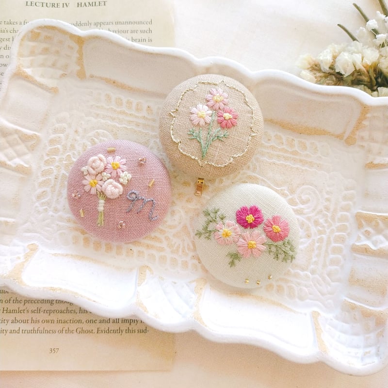 刺繍アクセサリー『秋桜』 | AMYu cerise