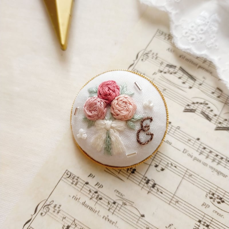 お揃いできる】刺繍ブローチ『薔薇』 | AMYu cerise