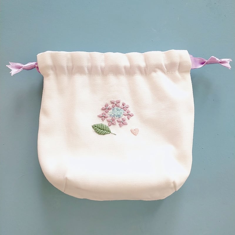 マイハナフミ♡巾着他 刺繍のかわいいサボテン 巾着袋 生成り マチ付き Ⅿサイズ