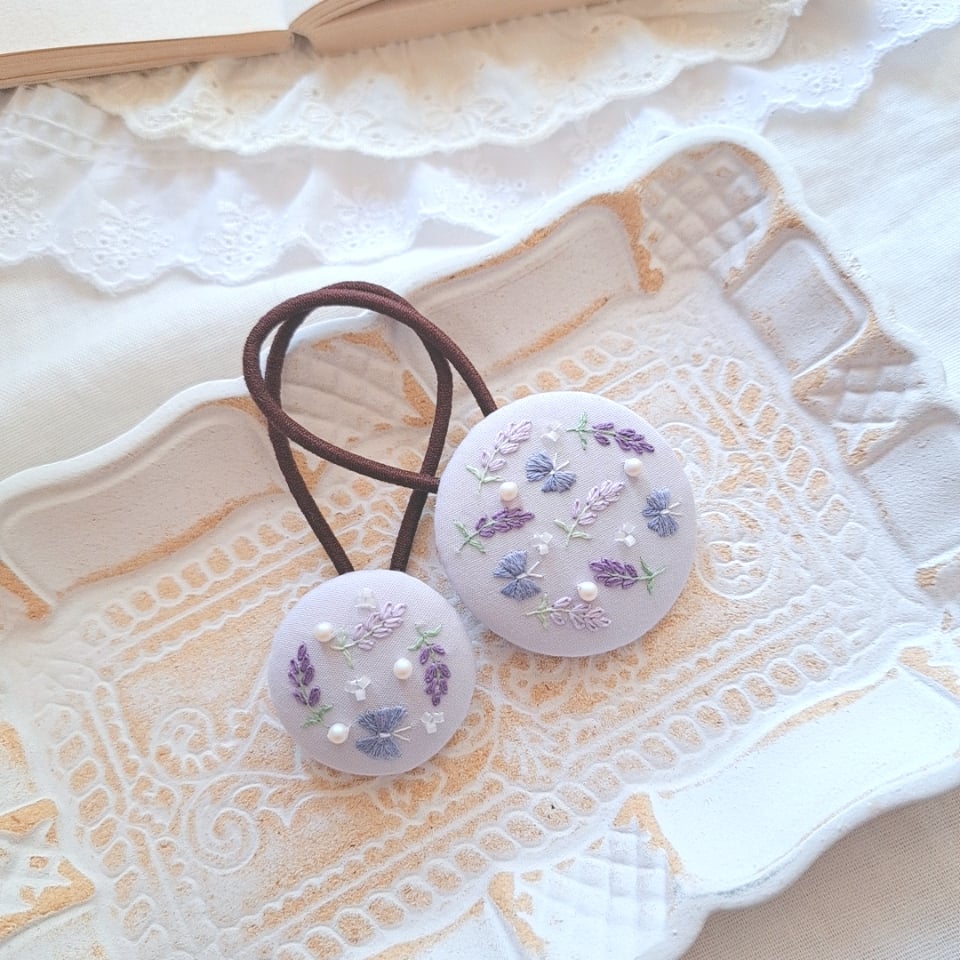 親子お揃い】刺繍アクセサリー&ヘアゴムセット『ラベンダー』 | AMYu 