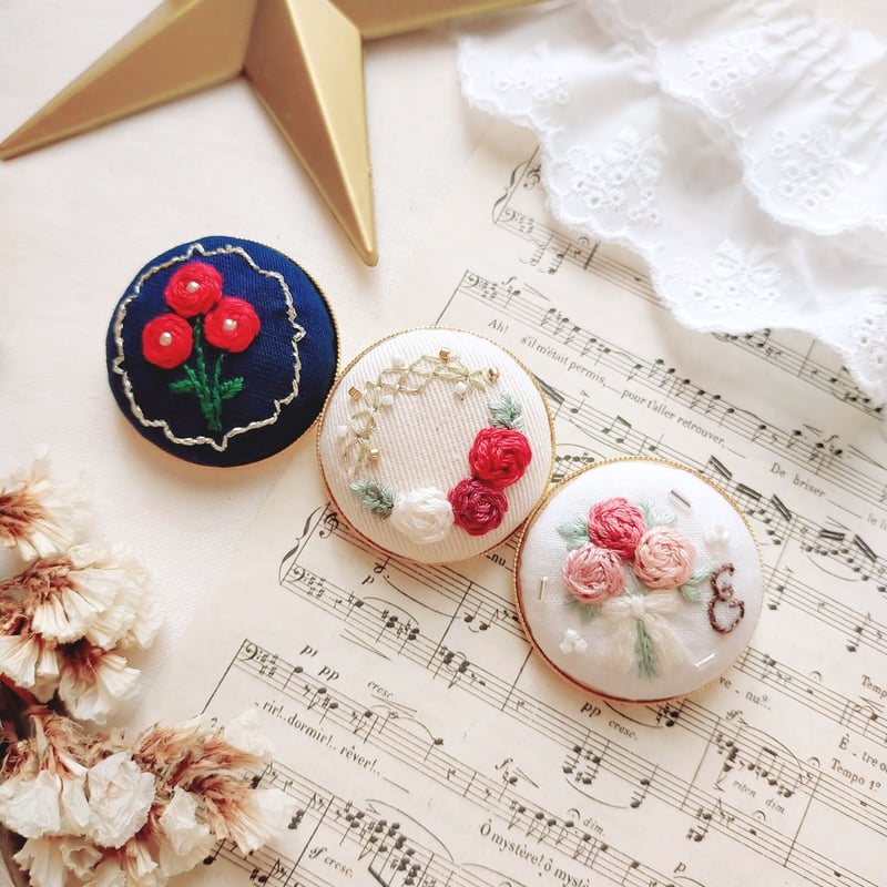 お揃いできる】刺繍ブローチ『薔薇』 | AMYu cerise お揃いできる】刺繍ブローチ『薔薇』 | AMYu cerise