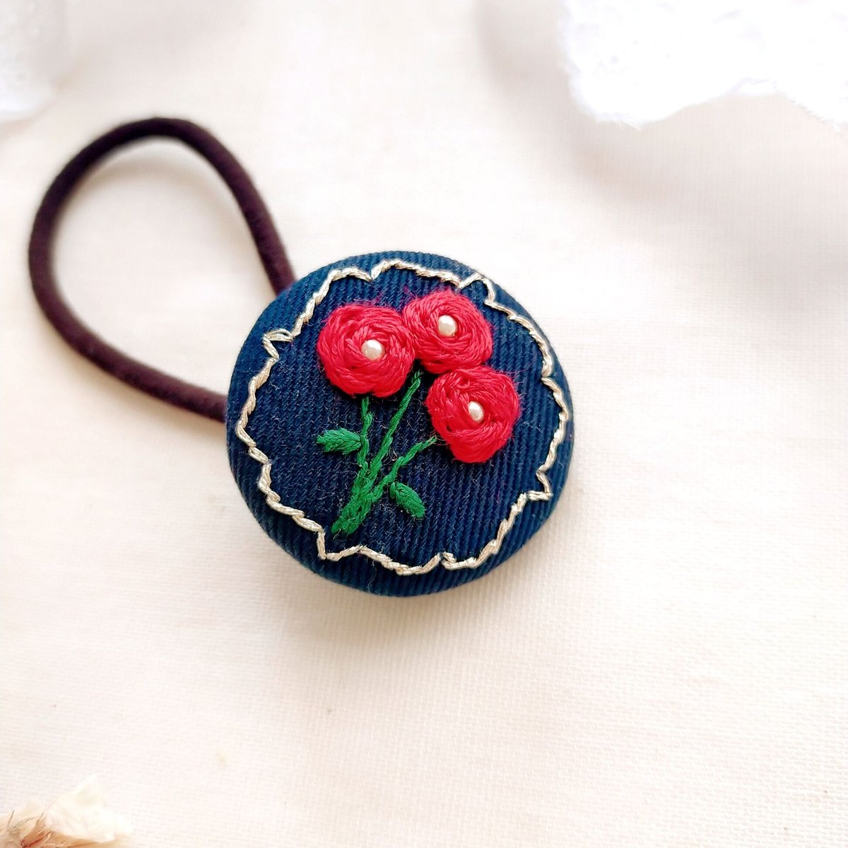 ミントカラー薔薇刺繍2.7センチくるみボタンヘアゴム2点セット ミントカラー薔薇刺繍2.7センチくるみボタンヘアゴム2点セット