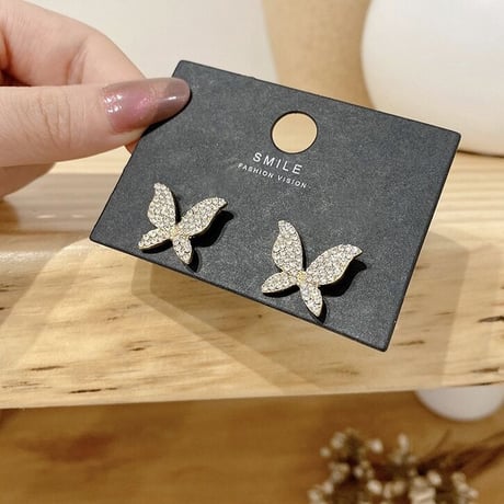 【お取り寄せ商品】ピアス ジルコン 蝶 butterfly バタフライ キラキラ シンプル 大人かわいい L4849