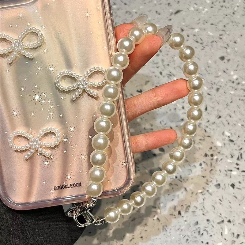 AUS発/iPhone用◇LOUVE◇パール リストストラップ付フォンケース お取り寄せ商品】iPhoneケース スマホケース iPhone16 iPhone15