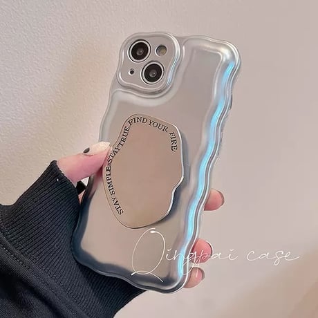 【お取り寄せ商品】iPhoneケース スマホケース iPhone15 iPhone14 メタリック ウェーブ ハンドストラップ付き グリップ 幾何学 英字 シンプル カッコイイ 韓国 L7723