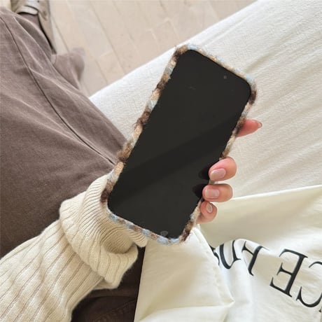 【お取り寄せ商品】iPhoneケース スマホケース iPhone17 iPhone16 iPhone15 もこもこ ブラウン 秋冬 大人可愛い M7099