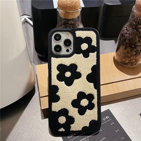 【お取り寄せ商品】iPhoneケース スマホケース iPhone15 iPhone14 もこもこ モコモコ ボア フラワー 花柄 ブラック かわいい 秋冬 L7504