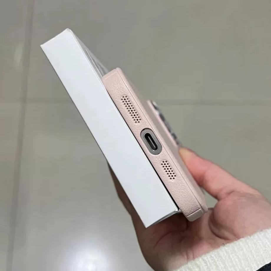 6756444c3c52b70c9345a40d