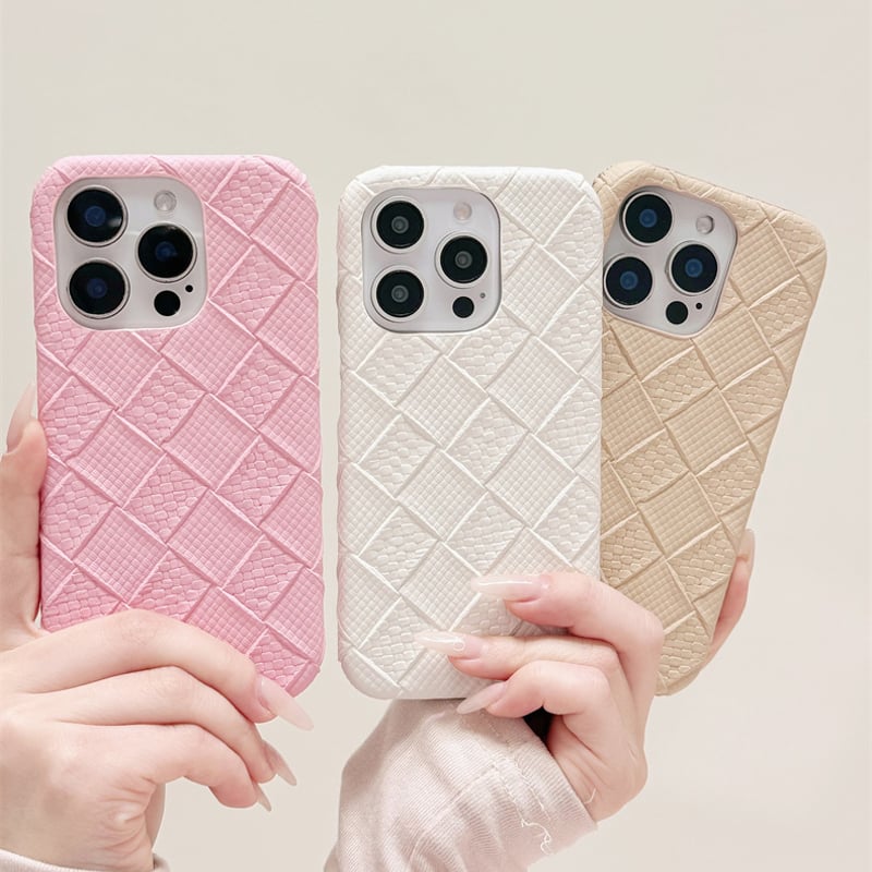 美品 FENDI iPhone14 スマホケース ズッカ柄 エンボス ピンク 美品 FENDI iPhone14 スマホケース ズッカ柄 エンボス ピンク