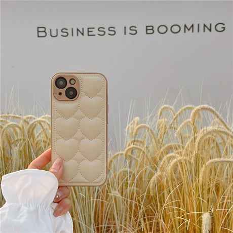 【お取り寄せ商品】iPhoneケース スマホケース iPhone15 iPhone14 ハート キルティング ベージュ 大人かわいい きれいめ シンプル L7514
