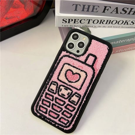 【お取り寄せ商品】iPhone case ケース iPhone13 iPhone14 もこもこ ボア かわいい 刺繍 ピンク L5914