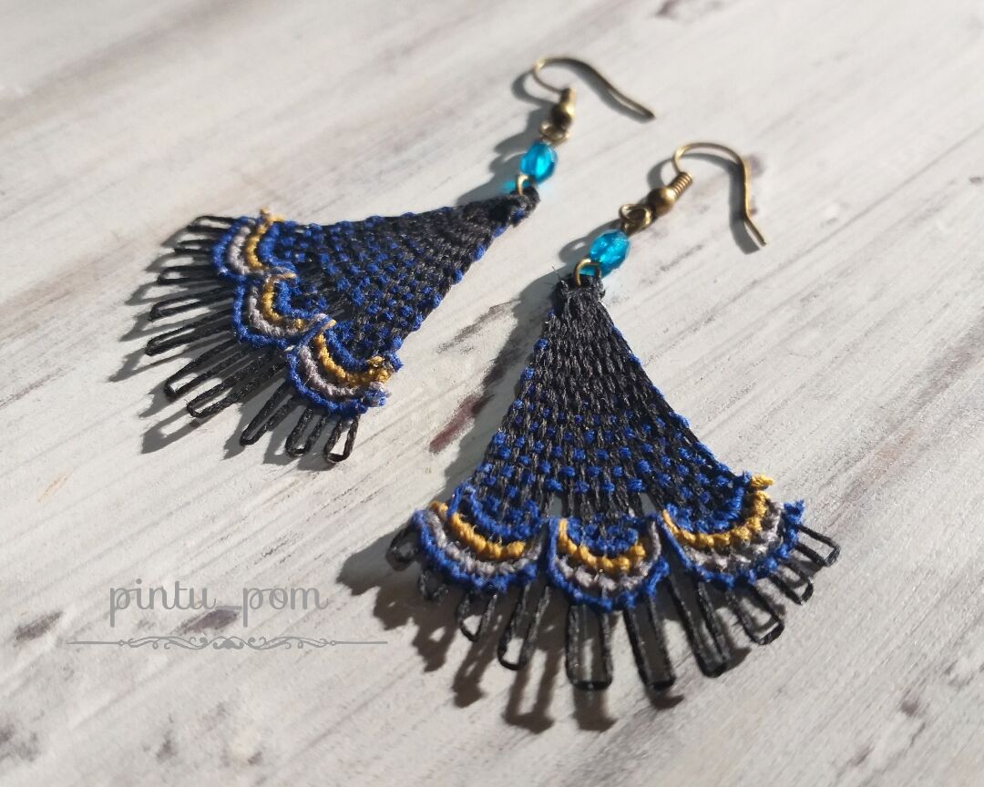 ❁ バリ島 よりお届けします ❁ ニャンドゥティピアス イヤリング 刺繍 