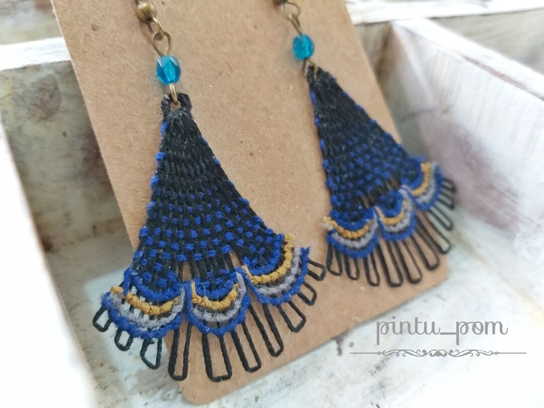 ❁ バリ島 よりお届けします ❁ ニャンドゥティピアス イヤリング 刺繍 