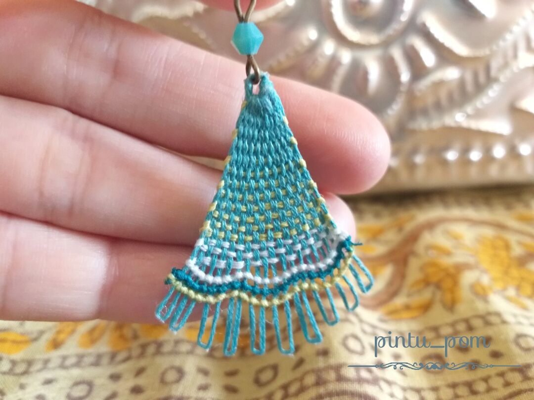❁ バリ島 よりお届けします ❁ ニャンドゥティピアス イヤリング 刺繍 