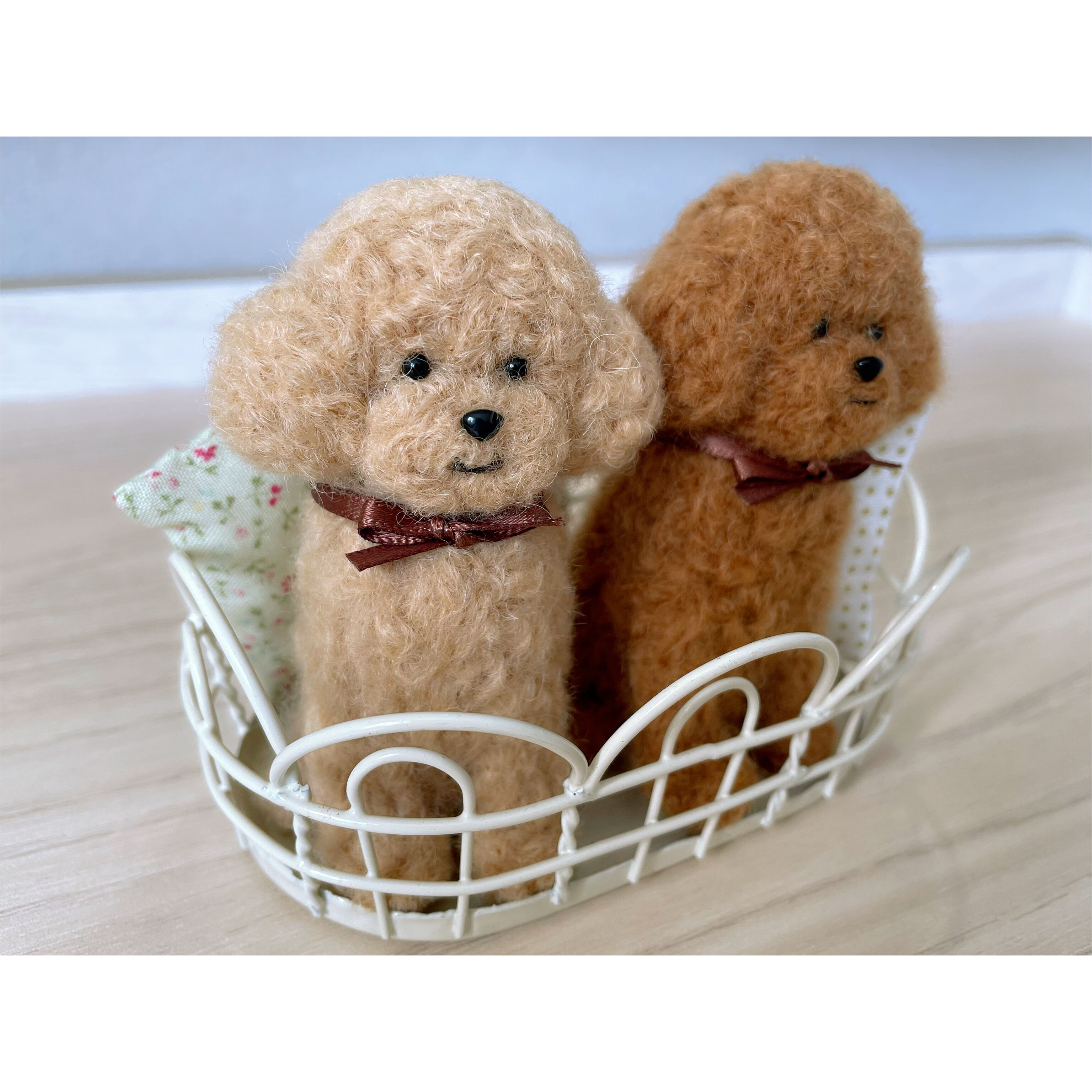羊毛フェルト トイプードル(かご入り ツイン) | ホシイロ雑貨店