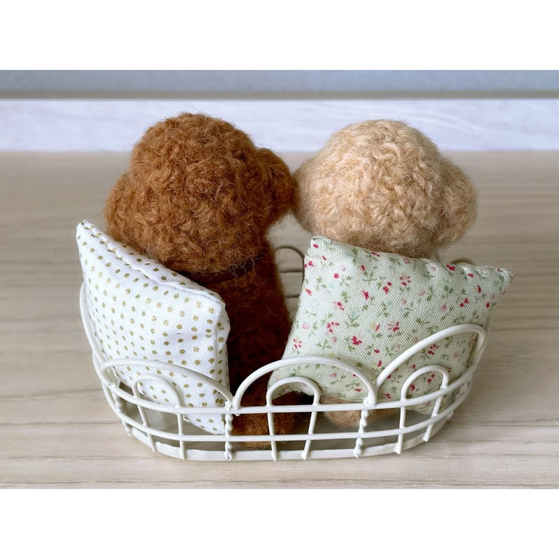 羊毛フェルト トイプードル(かご入り ツイン) | ホシイロ雑貨店 羊毛フェルト トイプードル(かご入り ツイン) | ホシイロ雑貨店