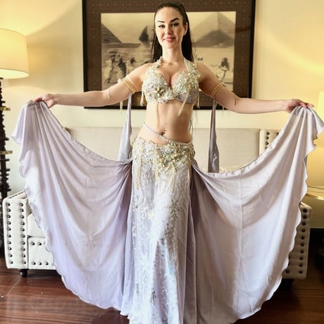 Le NouR（リヌール）Bellydance Costumes