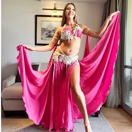 Le NouR（リヌール）Bellydance Costumes