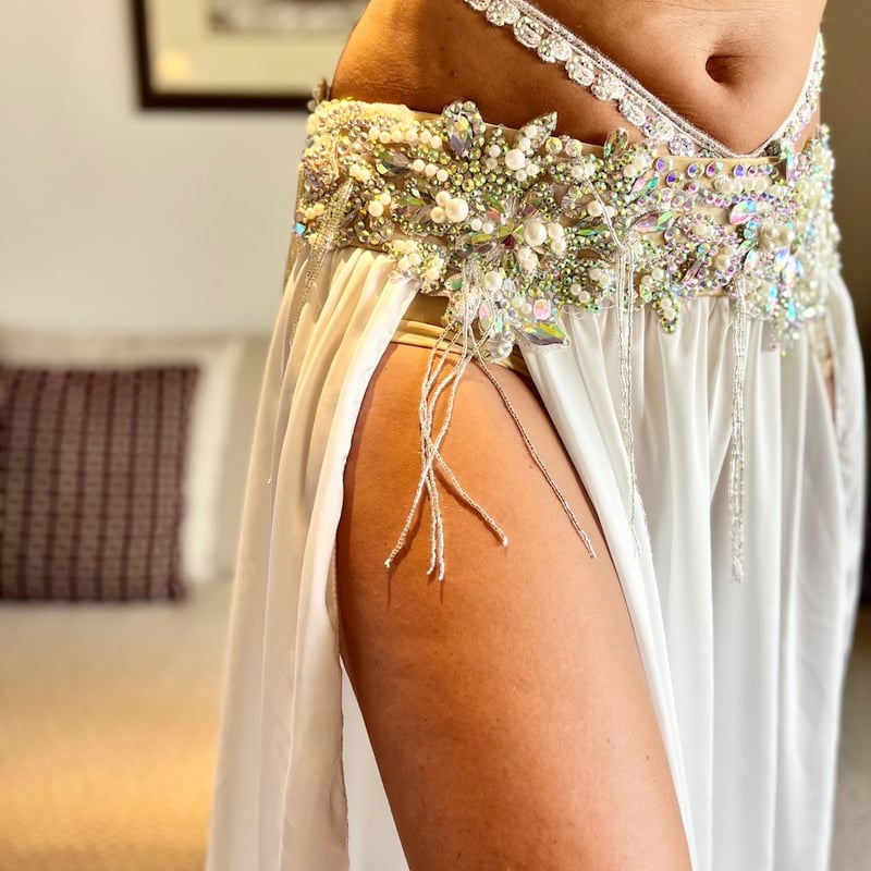 ベリーダンスブラベルト衣装【White shell pearl 】 | Le NouR