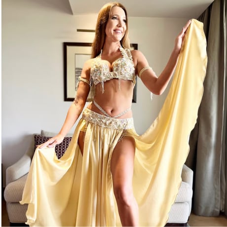 Le NouR（リヌール）Bellydance Costumes