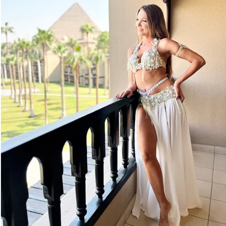 Le NouR（リヌール）Bellydance Costumes