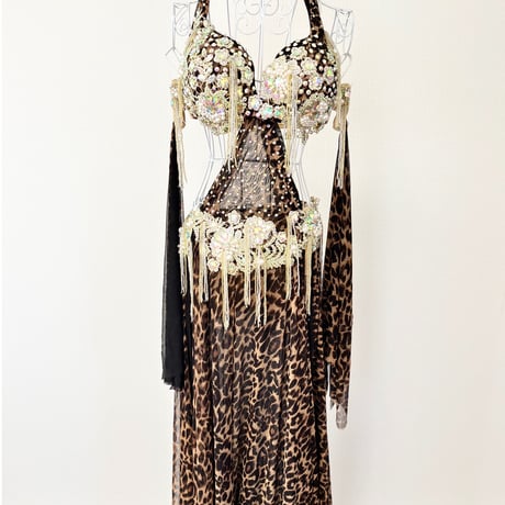 Le NouR（リヌール）Bellydance Costumes