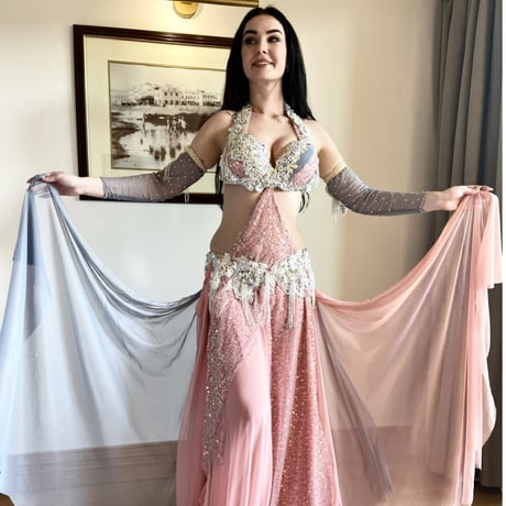 Le NouR（リヌール）Bellydance Costumes