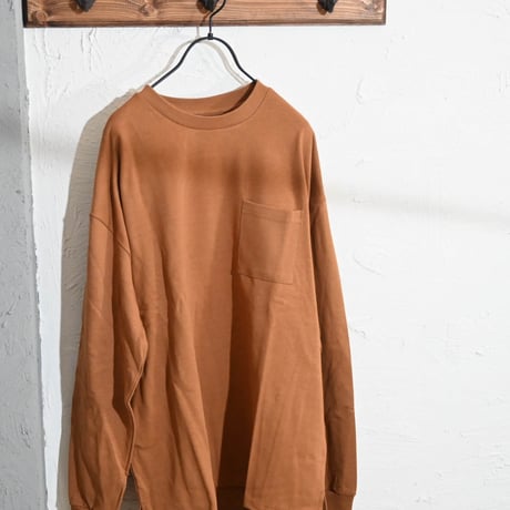ポケット付きロングTシャツ