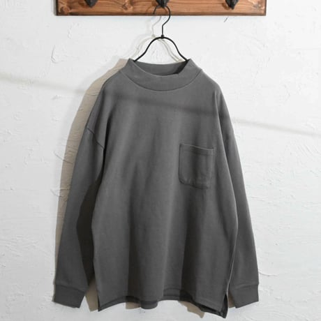 モックネックポケットロングTシャツ