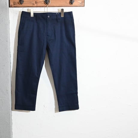 ストレッチクロップドパンツ