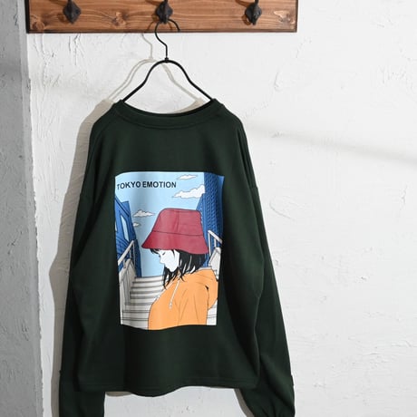 裏毛イラストバックプリントクルートレーナー(TOKYO)