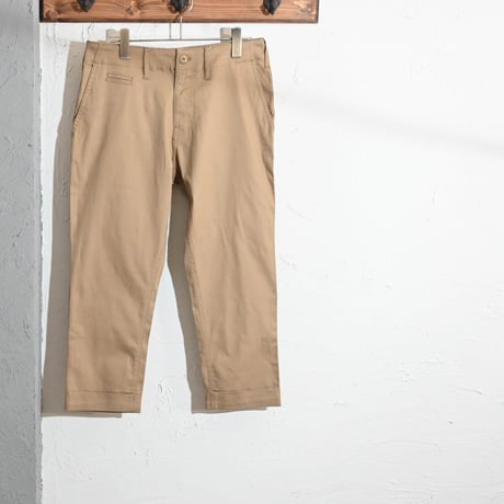 ストレッチクロップドパンツ