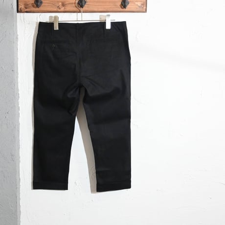 ストレッチクロップドパンツ