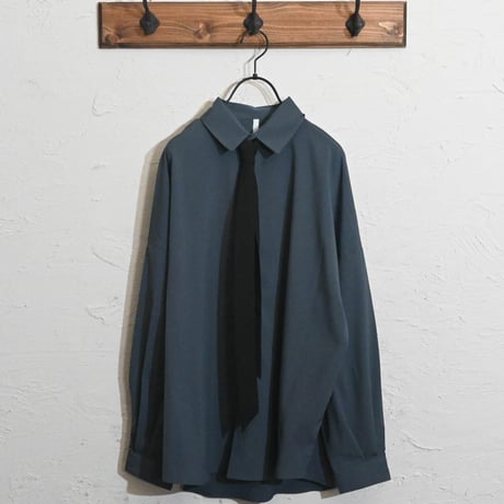 ポリストレッチ ネクタイ付き LSシャツ