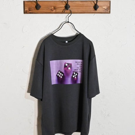 ダンボールニット クルーネック転写プリントTシャツ(DICE)