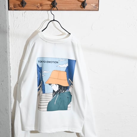 裏毛イラストバックプリントクルートレーナー(TOKYO)
