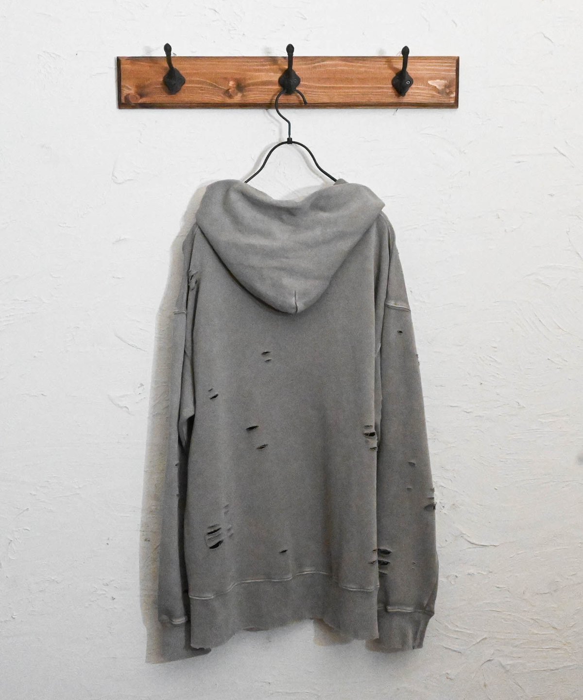 SULFUR DAMEGED SWEAT PARKA:裏毛硫化染め ダメージスウェットパーカ-