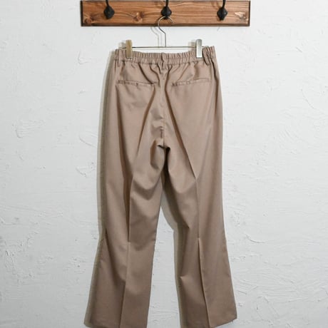 TRセンタープレスフレアパンツ