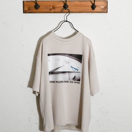 ダンボールニット クルーネック転写プリントTシャツ(TIME)