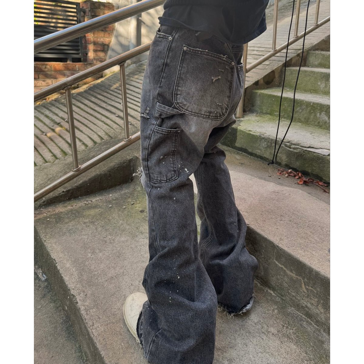 EMOSTANCECLUB】PAINTED FLARE FIT CARPENTER JEAN