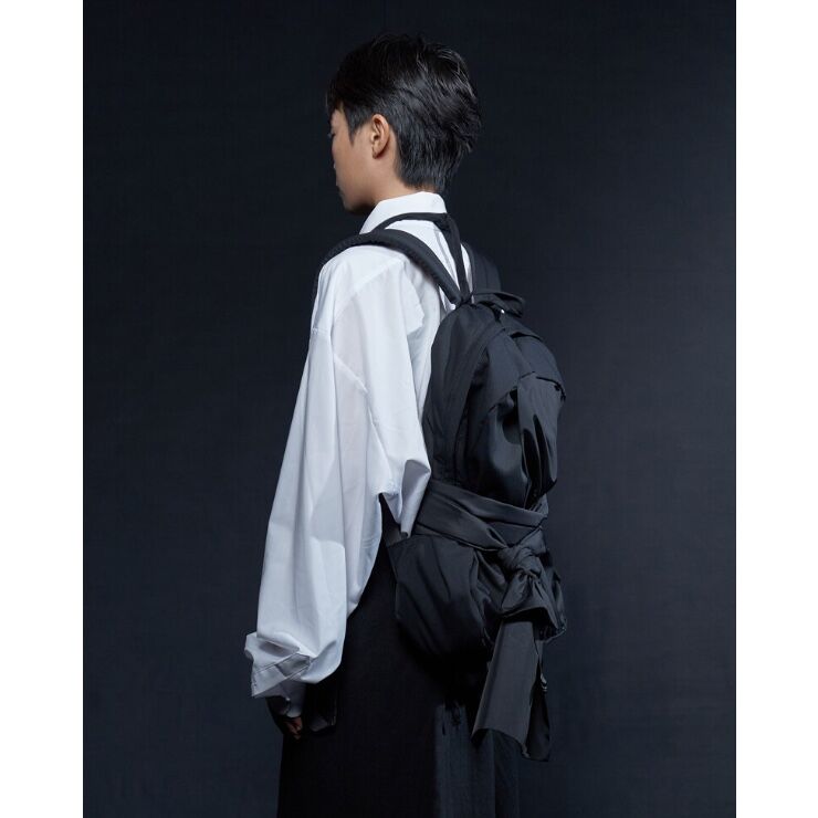 美品】IUGAMAKARAS はまりこみ ショルダーバッグ 黒