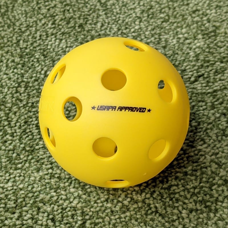 屋内用】ONIX Fuse Indoor Pickleball（1個）Yellow | ピッ