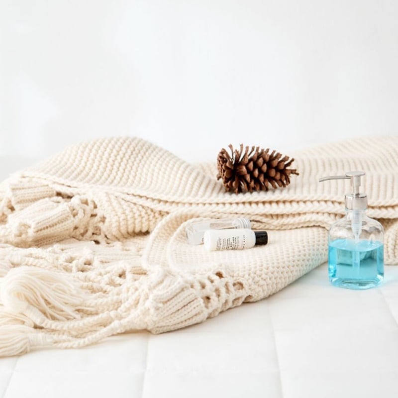 ベージュ編み込みブランケット フリンジ付き