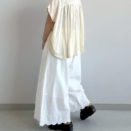 スカラップ刺繍パンツ